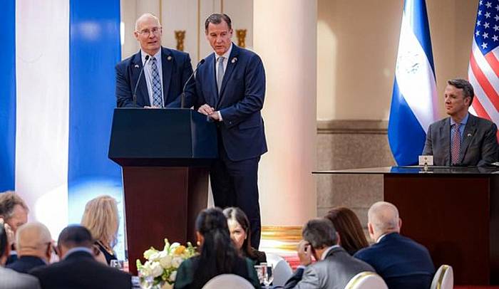 El Salvador celebró su Primer Desayuno Nacional de Oración con autoridades nacionales e internacionales